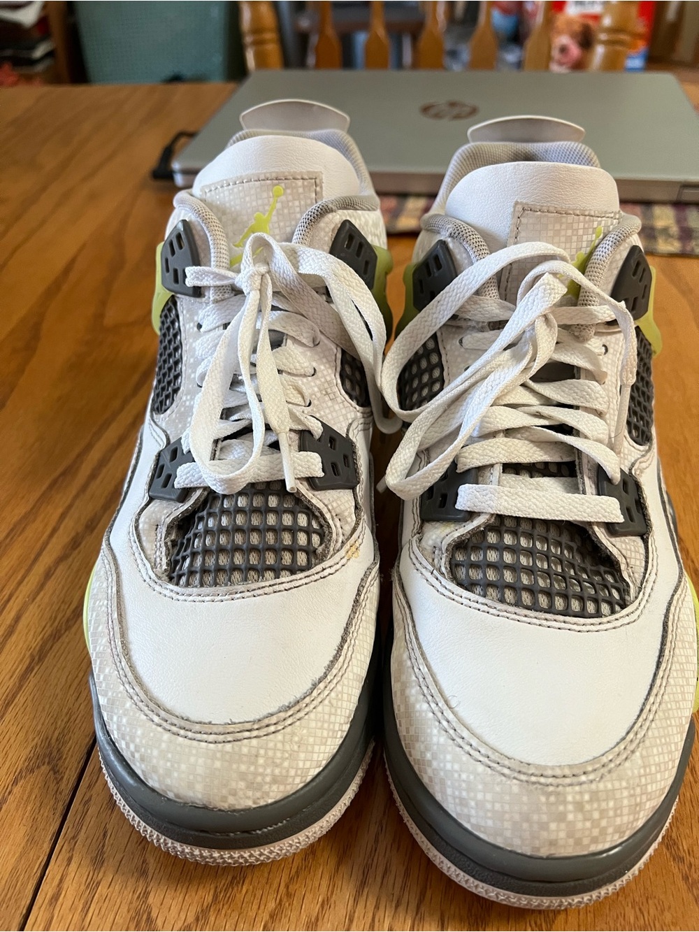 Air Jordan 4 Retro Girls Kids Light Lemon Twist Shoe, GUC, Size 5.5y